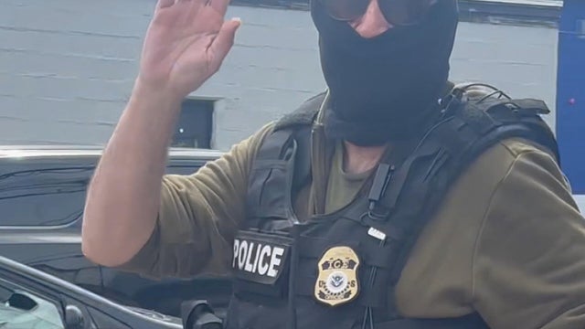 ICE agent 