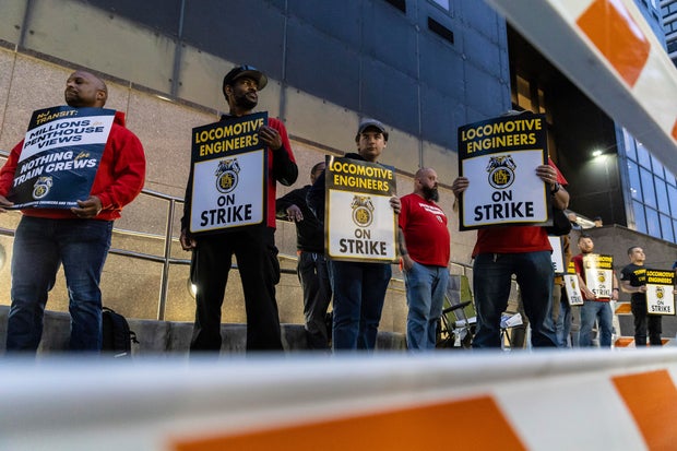 APTOPIX NJ Transit Rail Strike 