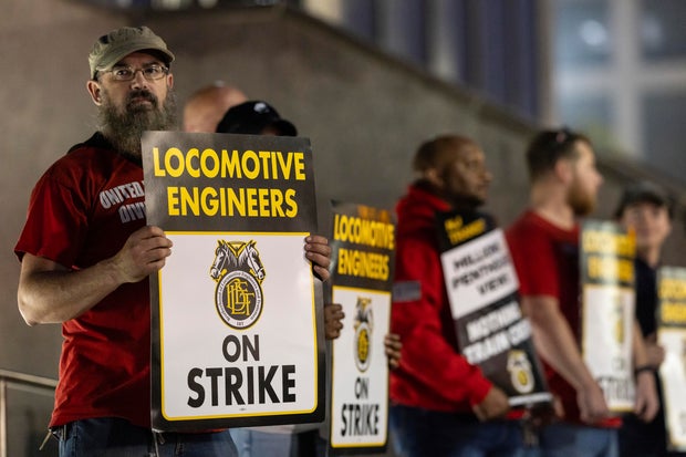APTOPIX NJ Transit Rail Strike 