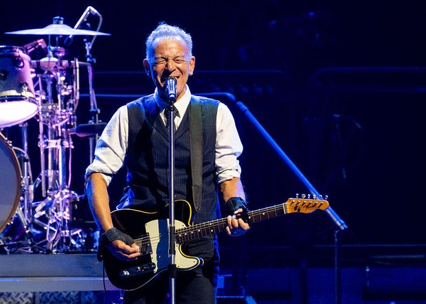 Bruce Springsteen y la banda de E Street actúan en la cooperativa Live