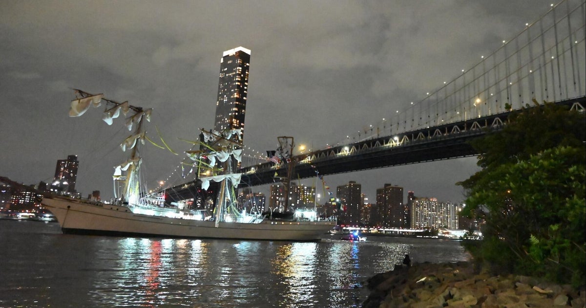 New York officials brief reporters after Mexican navy training ship crashes into Brooklyn Bridge