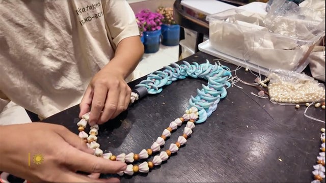 0518-sm-leis.jpg 