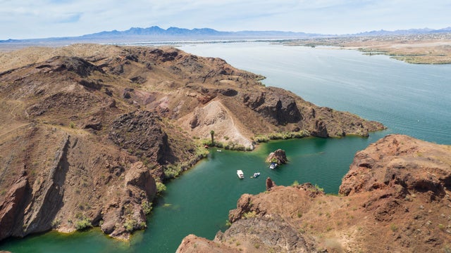 Copper Canyon is a famous place for cliff jumping on Lake Havasu. 
