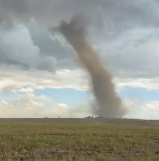tornado-2.jpg 
