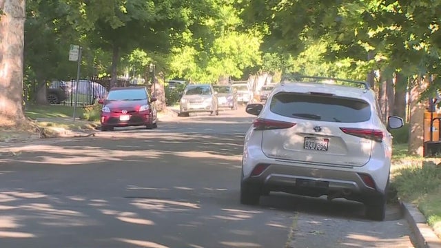 sacramento-cars-parked.jpg 