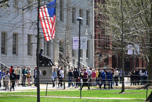China dice que la represión de Trump contra Harvard “solo daña” a los Estados Unidos