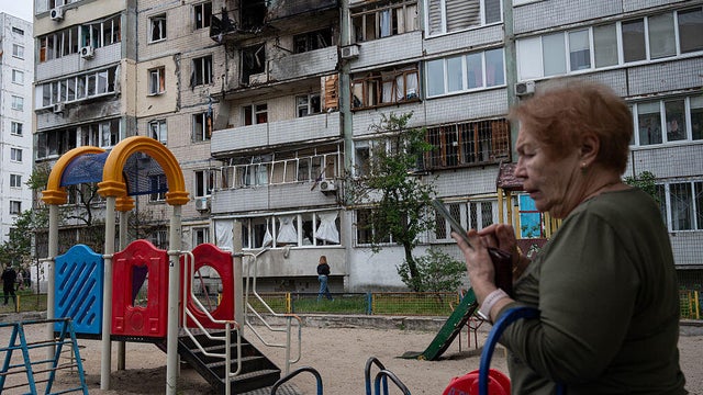 Russian drones hit a residential area in Kyiv 