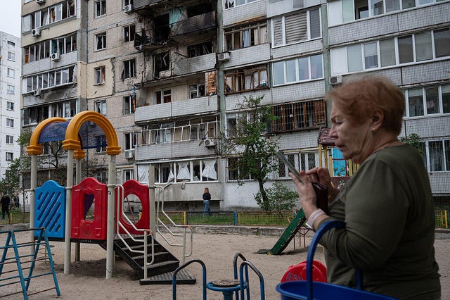 Russian drones hit a residential area in Kyiv 