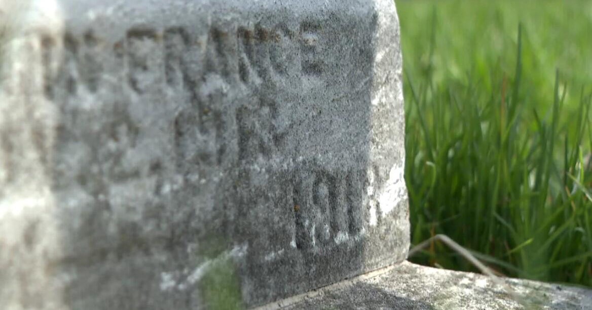 Woman helps change Illinois state law to help repair damaged veteran headstones