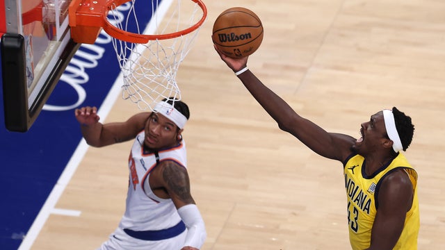knicks-pacers-games-2-pascal-siakim.jpg 
