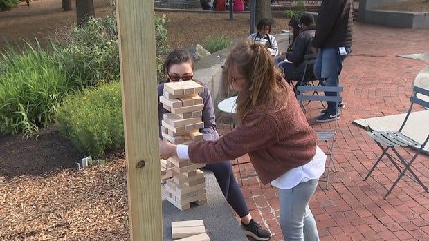 Families enjoy Memorial Day Weekend in Philadelphia despite chilly weather 