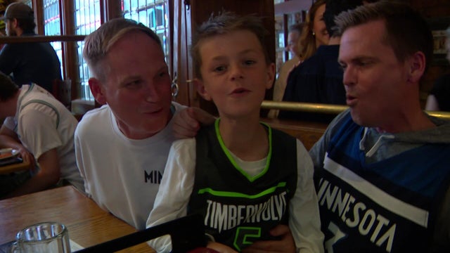 10p-pkg-wolves-excitement-wcco7vl5.jpg 