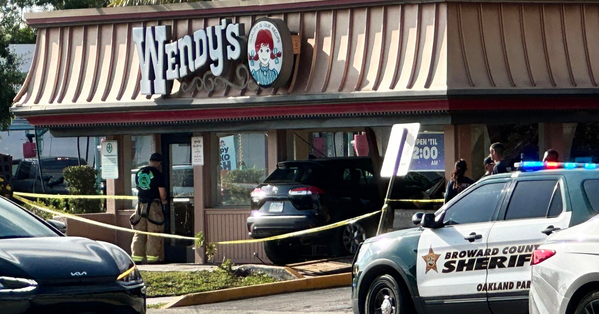 Wendy’s employee accidentally crashes car into Oakland Park restaurant where he works, Broward officials say