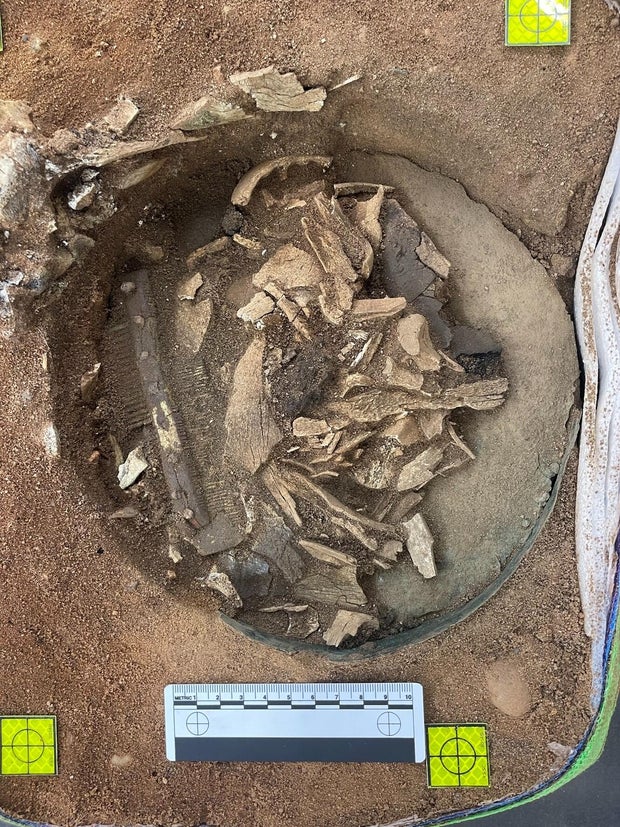 1,500 -year -old bucket with human bones inside was a glass of cremation, archaeologists say 2 498676542-1113149584190830-21955980549263832-N.JP