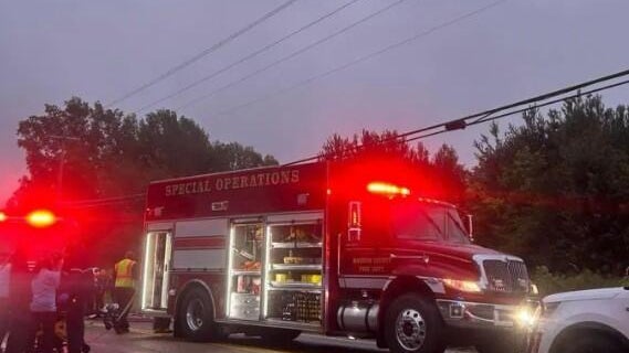madison-county-tenn-fire-dept-at-greyhound-crash-site-near-jackson-tenn-on-memorial-day-052525.jpg 