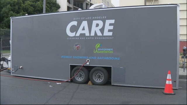 mobile-showers.jpg 
