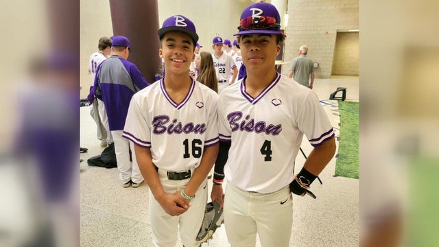 moore-bros-baseball-pkg-wcco7vey-00-00-2707.jpg 