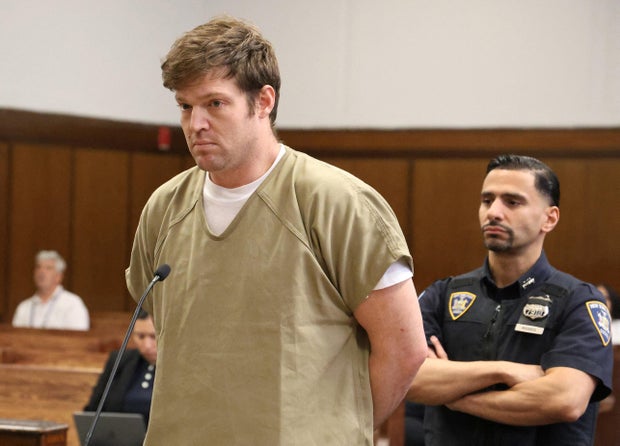 Вільям Дюплессі з'являється у кримінальному суді Манхеттена за його передбачувану причетність до викрадення криптовалют у Нью -Йорку, 30 травня 2025 року.