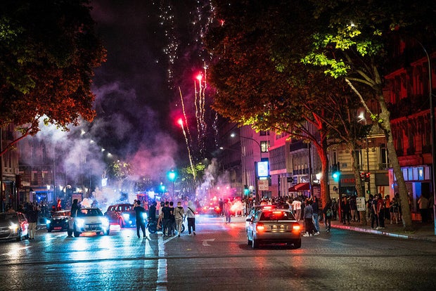 Paris-PSG-Fans-Celebration-Champions-League