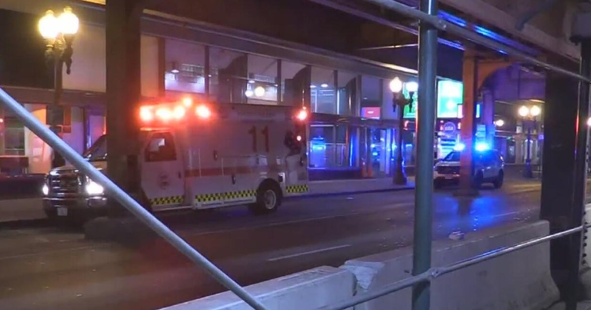 Man stabbed during argument on Red Line CTA Lake station platform in downtown Chicago 