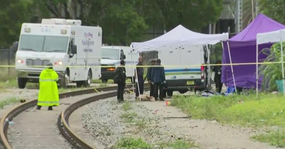 Downtown Miami shooting left man dead, woman seriously injured