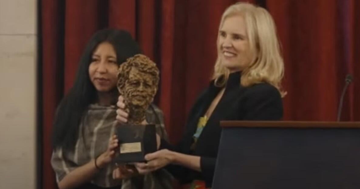 Immigration activist Jeanette Vizguerra's daughters accept RFK award
