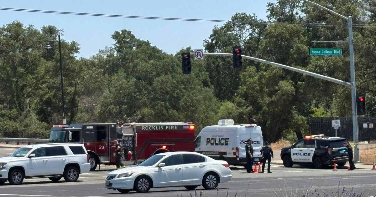 Rocklin police investigating deadly crash near major shopping center 