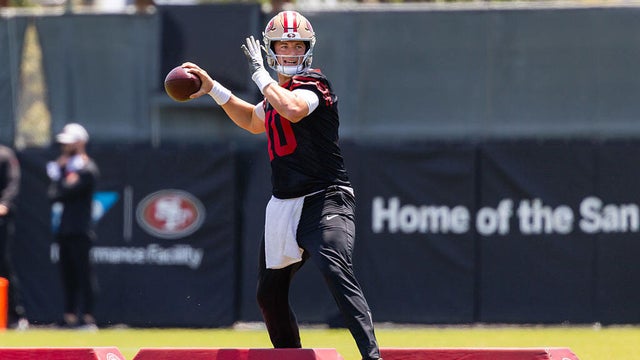 mac-jones-49ers-2217996723.jpg 