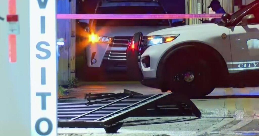 Driver crashes into gated community after being shot in Miami Gardens