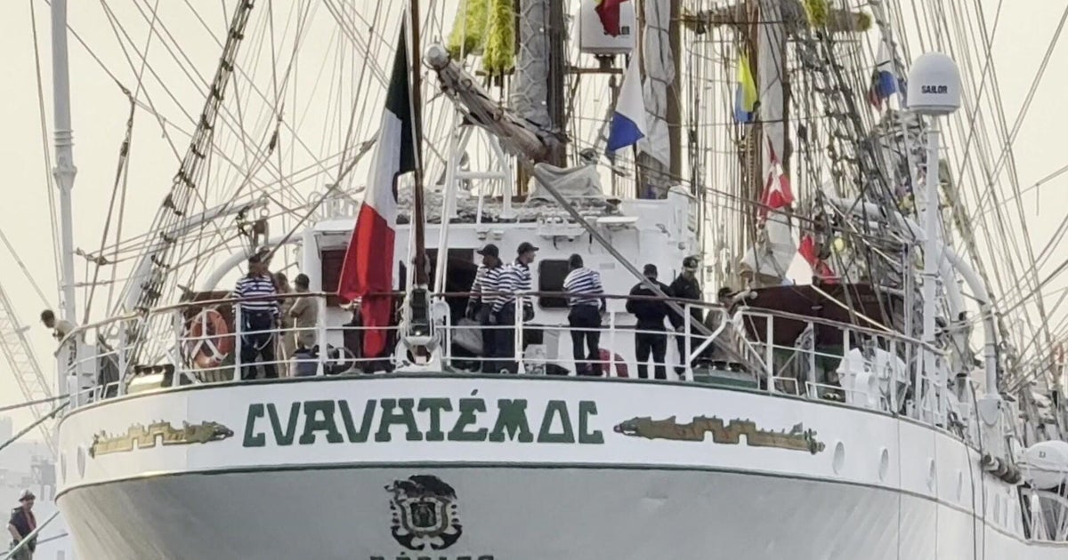 Mexican navy ship that struck Brooklyn Bridge moved for repairs 