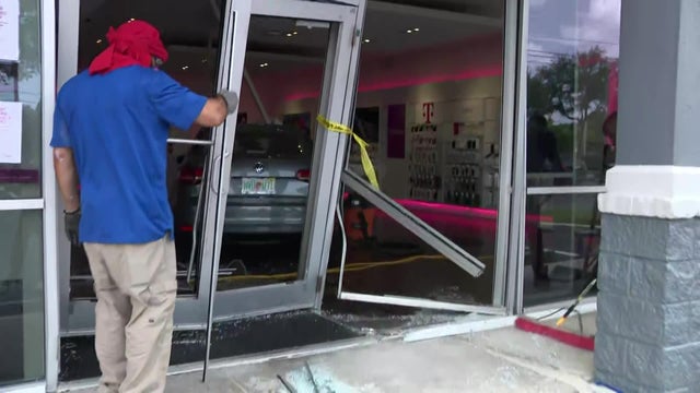 bri-tease-car-vs-t-mobile-06-06-subcliphk.jpg 