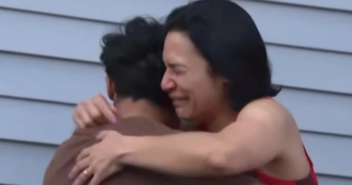 Massachusetts teen detained by ICE has emotional family reunion after ...