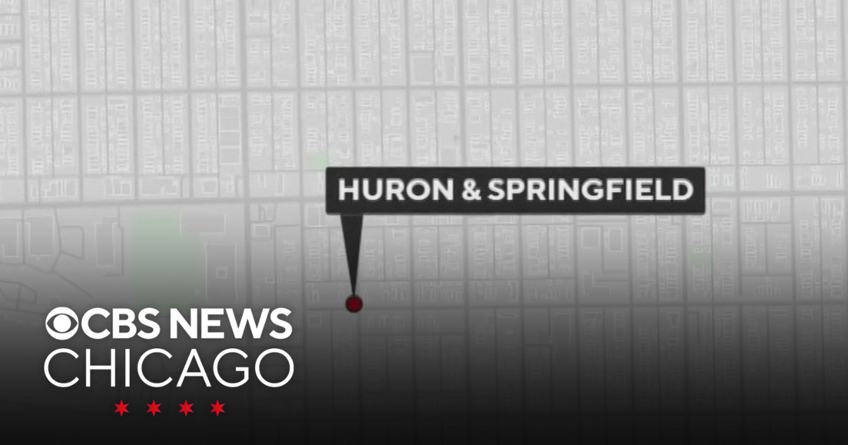 Man sought who sexually assaulted, robbed woman in Humboldt Park - CBS ...