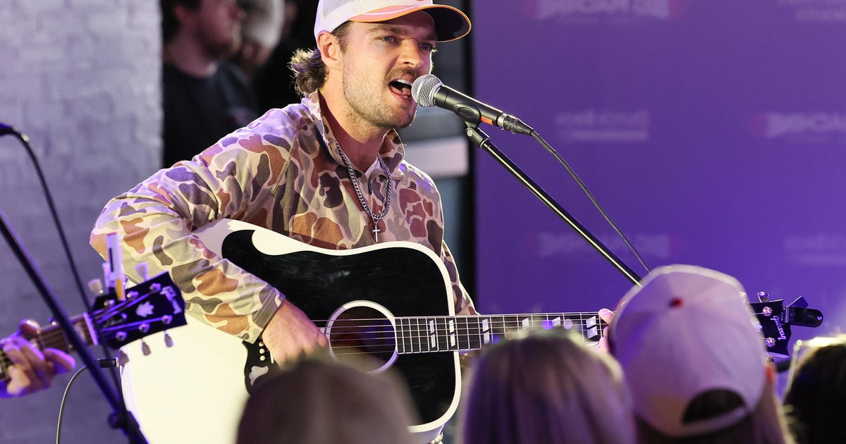 Country singer Conner Smith involved in fatal pedestrian accident, police say 