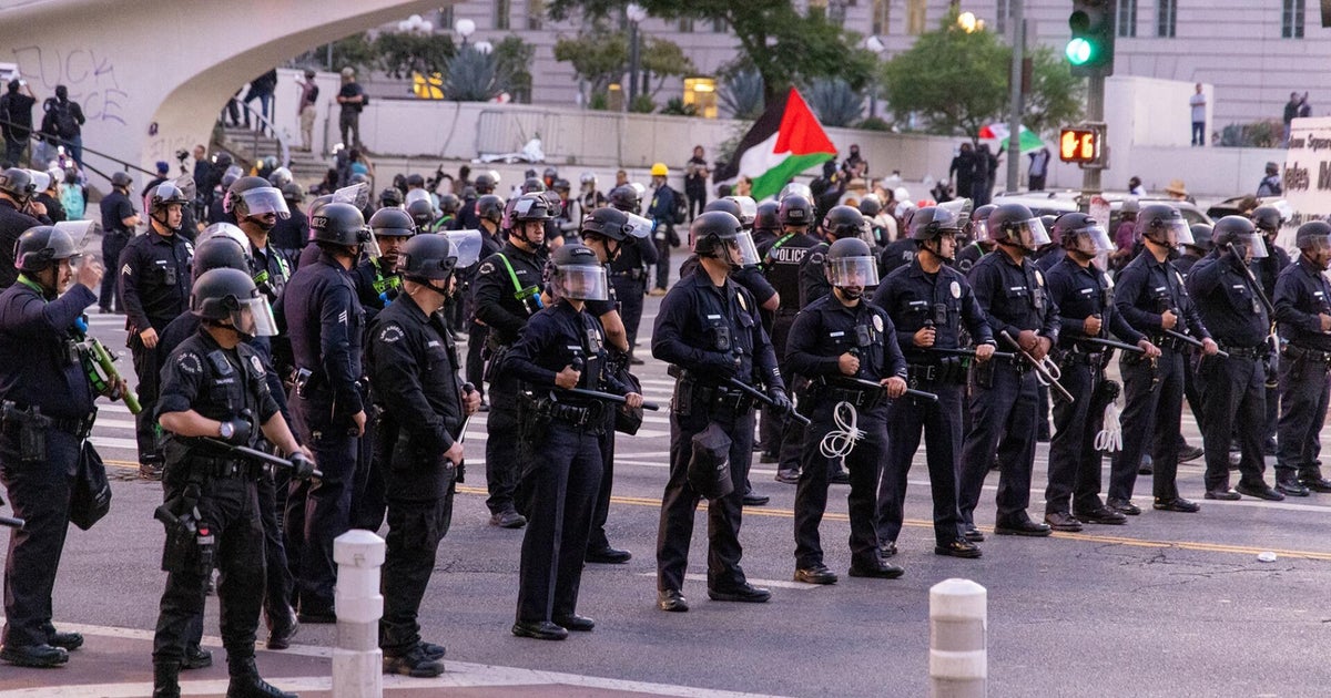 Los Angeles clarifies exceptions to downtown curfew 