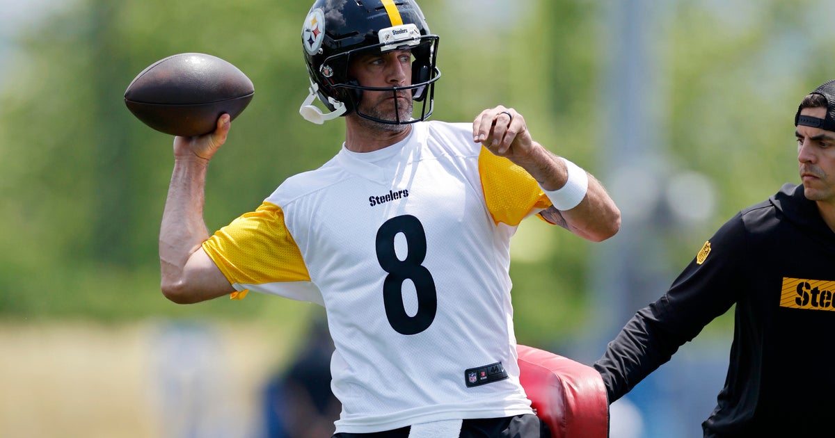 Myles Garrett hopes to add Aaron Rodgers to 'graveyard' of QBs he's sacked 