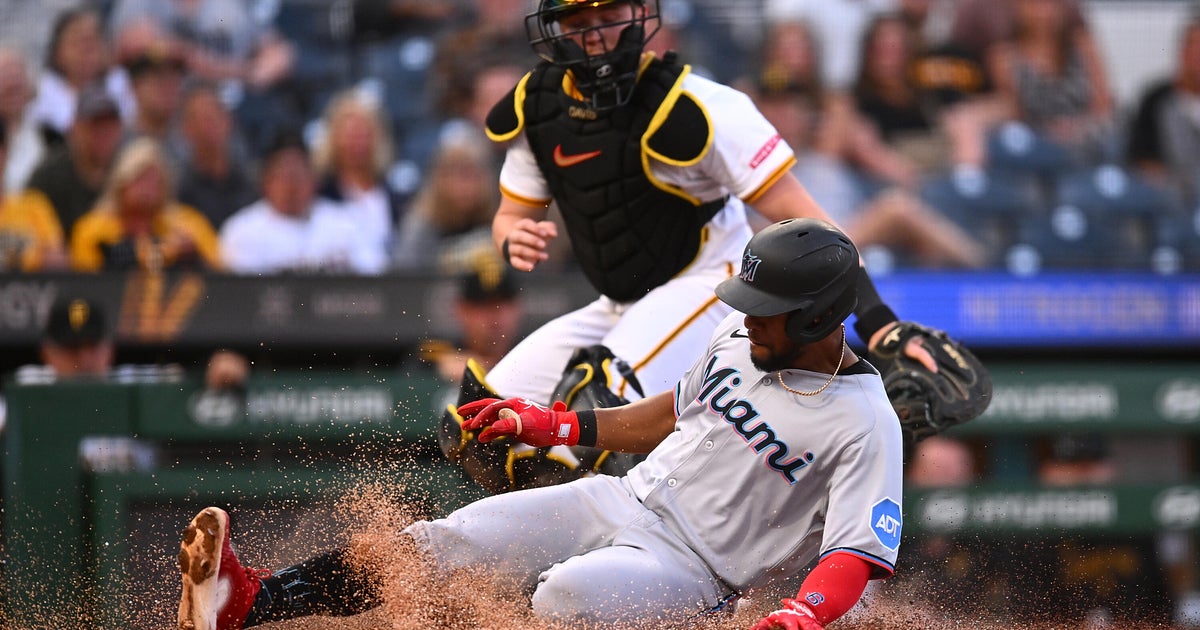 Marlins hold on to beat the Pirates 
