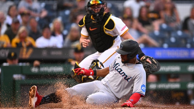 Miami Marlins v Pittsburgh Pirates 