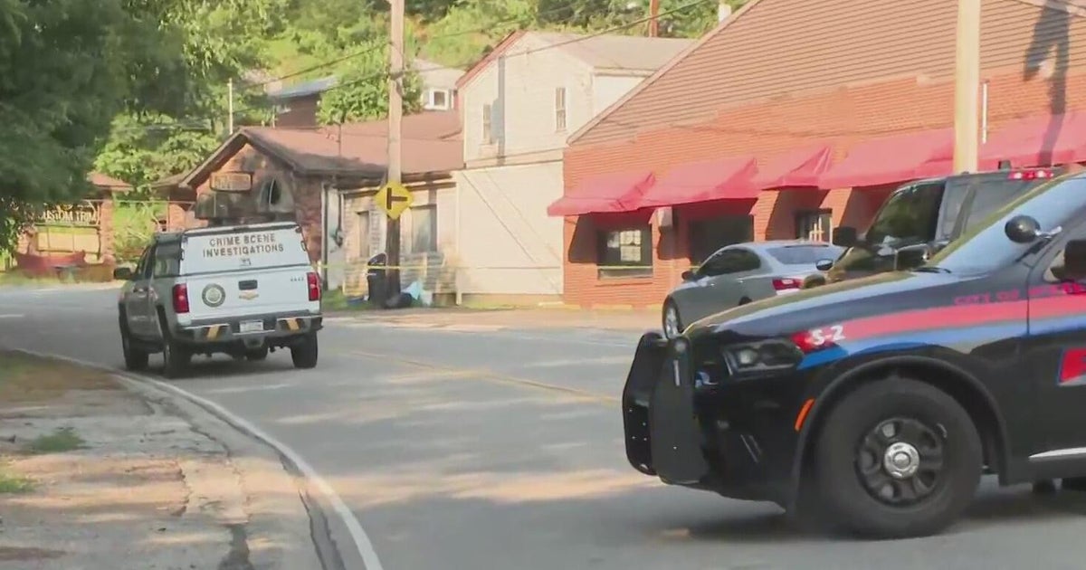 Bicyclist killed after hitting vehicle in McKeesport 