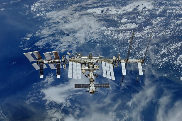 iss-1-roscosmos.jpg 