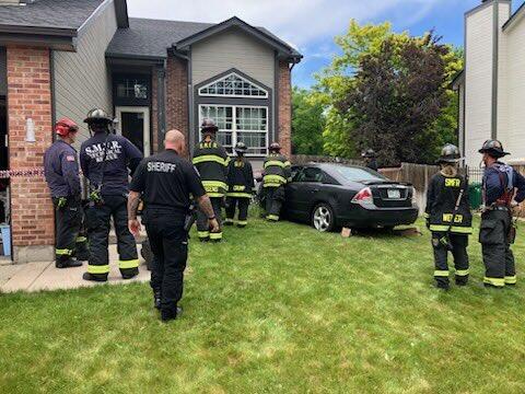 car-into-house2.jpg 