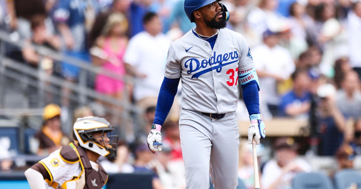 Teoscar Hernández hits a 3-run homer and the Dodgers beat the Padres 5-2 to win the series 