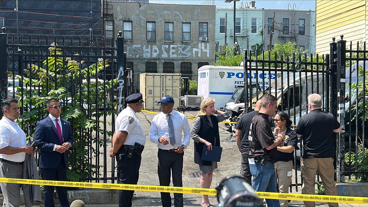 NYPD vehicles set on fire in Brooklyn parking lot, police say - CBS New ...