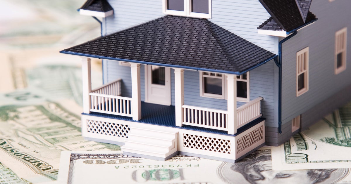 0,000 home equity loan vs. 0,000 HELOC: Which is cheaper now? 0,000 home equity loan vs. 0,000 HELOC: Which is cheaper now?