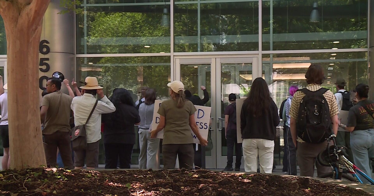 Activists shut out of Sacramento immigration hearings following ICE detainment 
