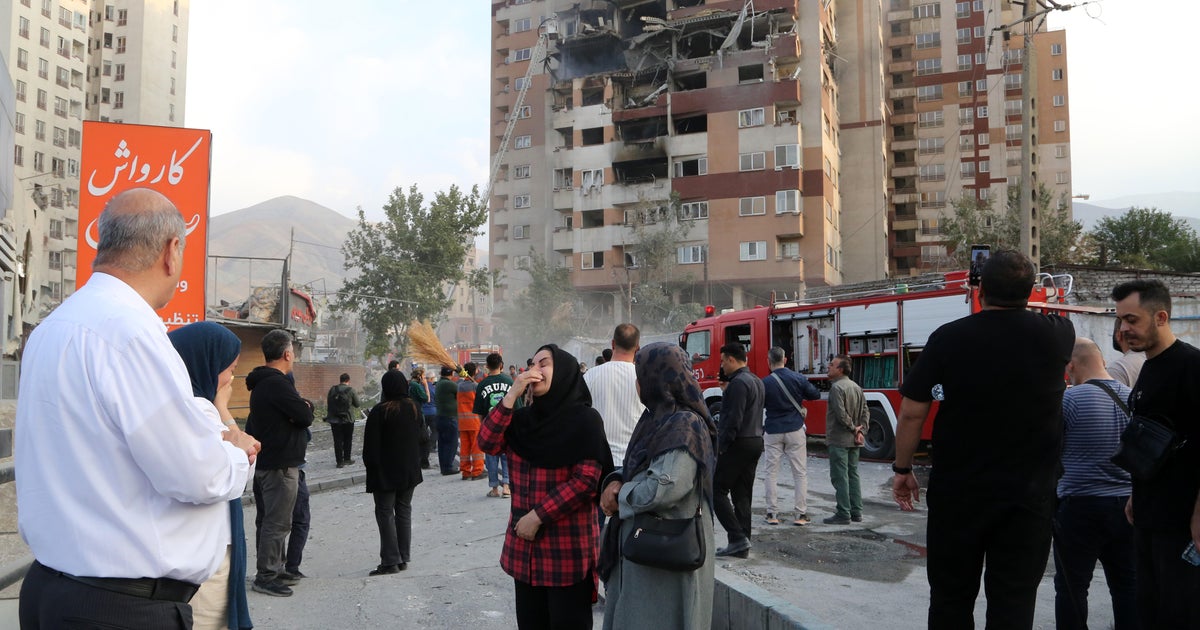 IDF, İsrail İran nükleer alanlarına ve en iyi komutanlara saldırırken İran İsrail'de dronlar başlattı