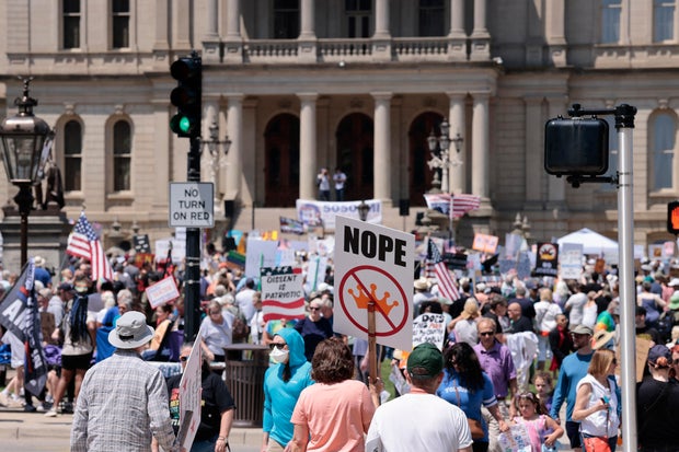 US-POLITICS-TRUMP-MILITARY-PROTEST