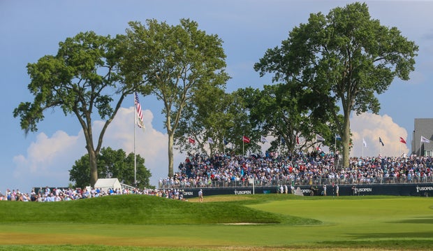 18-grandstand.jpg 