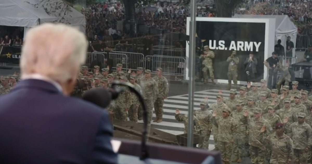 Trump leads Army members in Reenlistment Oath to protect the Constitution