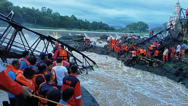 India Bridge Collapse 